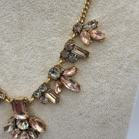 J Crew Gorgeous Pink Gray Crystal Gold Tone Statement Necklace NWT! NEW! - Picture 6 of 9